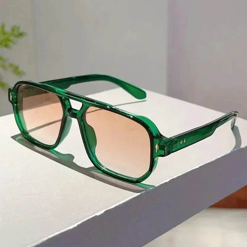 Lunettes "Retro Emerald" – Élégance Vintage & Protection Solaire&nbsp; SportsOptique