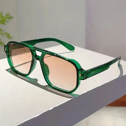 Lunettes "Retro Emerald" – Élégance Vintage & Protection Solaire&nbsp; SportsOptique