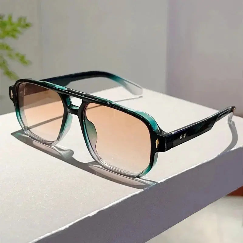 Lunettes "Retro Emerald" – Élégance Vintage & Protection Solaire&nbsp; SportsOptique