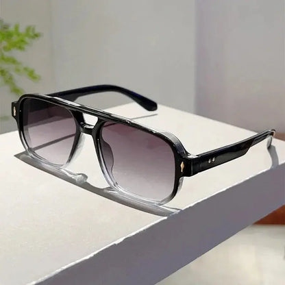 Lunettes "Retro Emerald" – Élégance Vintage & Protection Solaire&nbsp; SportsOptique