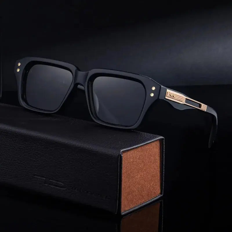 Lunettes de soleil carrées tendance 2026 pour hommes, style vintage, à rivets, pour femmes, de marque et de créateur, idéales pour la conduite. SportsOptique